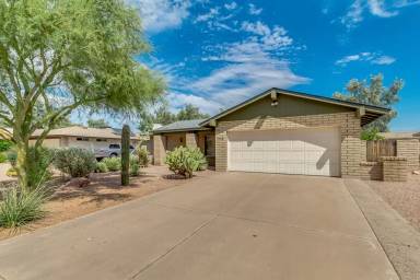 Main picture of 3739 S Siesta Ln