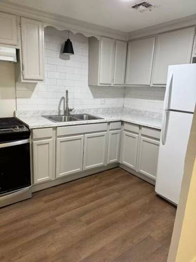 Main picture of 319 E Logan Ave