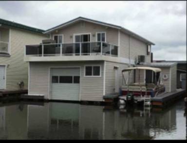 Main picture of 18525 NE Marine Dr