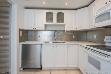 Main picture of 9721 E Bay Harbor Dr