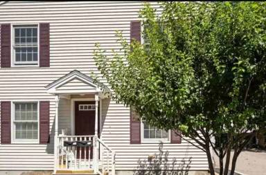 Main picture of 256 E High St