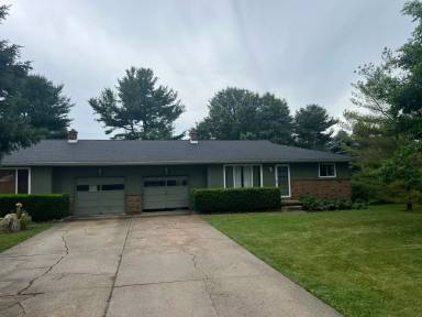 Main picture of 1950 E Stoll Rd