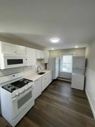 Main picture of 137 W 2nd Ave