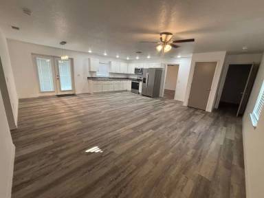 Main picture of 417 W Voorhis Ave