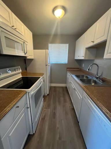 Main picture of 101 E Tiffany Dr