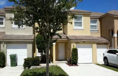 Main picture of 15427 NW 12th Pl