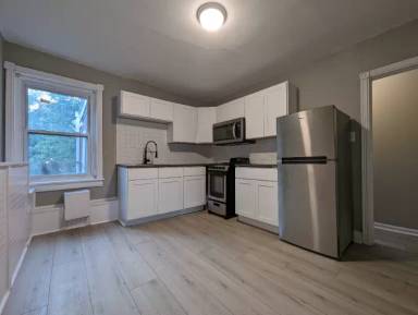Main picture of 250 S 44th St