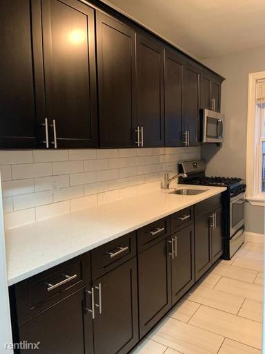 Main picture of 735 Avenue A