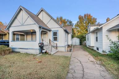 Main picture of 2076 SW Washburn Ave