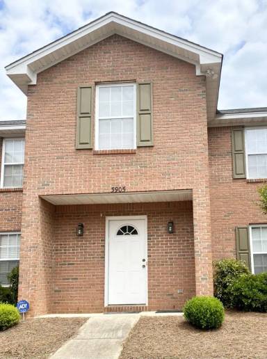 Main picture of Donahue Crossing Condominiums