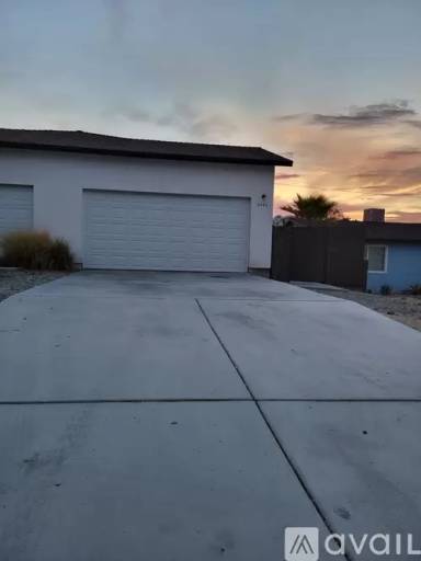 Main picture of 6442 Palm View Ave