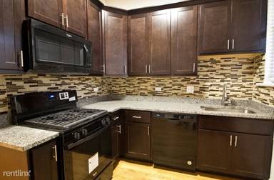 Main picture of 3032 N Milwaukee Ave