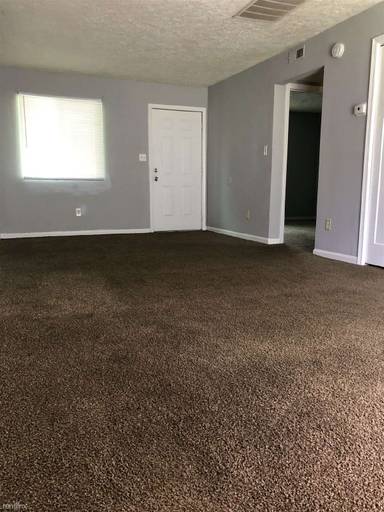 Main picture of 2724 Oxford Ln