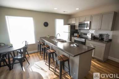 Main picture of 274 Mc Cullough St