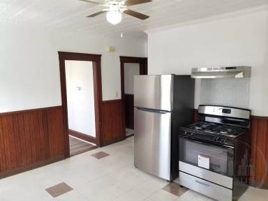 Main picture of 242 4th Ave