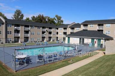 Main picture of 301 Country Club Dr NE