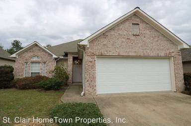 Main picture of 165 Oak Leaf Cir