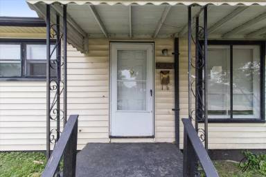 Main picture of 21320 La Salle Blvd