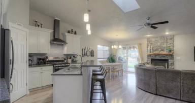 Main picture of 922 E Cembra St