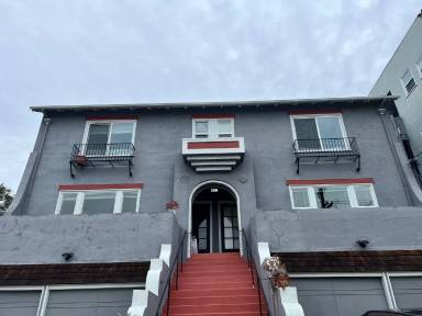 Main picture of 881 York St