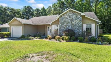 Main picture of 2004 Hunters Ridge Dr