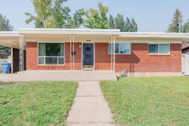 Main picture of 899 E 150 N