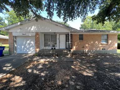 Main picture of 909 Pinson Rd