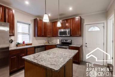 Main picture of 2529 W Charleston St