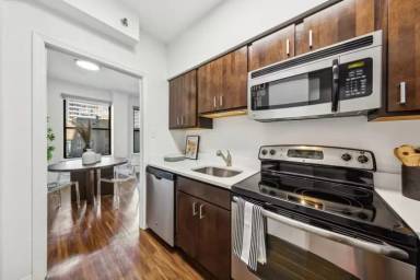 Main picture of 186 E Chestnut St