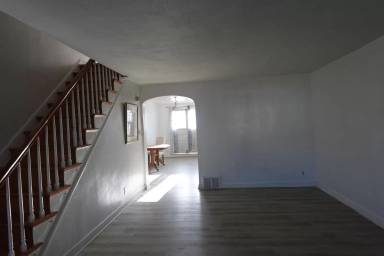 Main picture of 7023 Large St