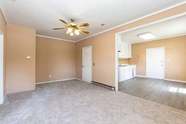 Main picture of 907 S McKay Ave