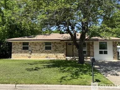 Main picture of 1704 Harley Dr