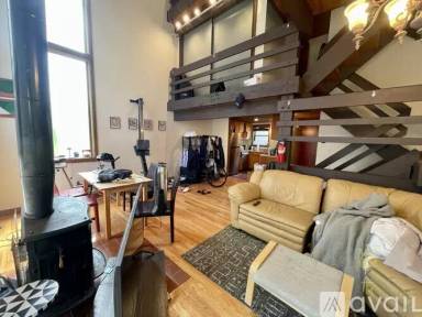 Main picture of 8 Lilac Ct