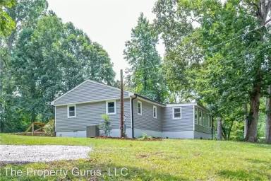 Main picture of 2140 Lakeview Dr