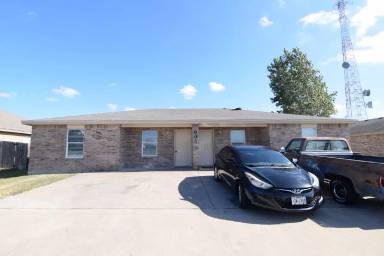 Main picture of 605 Moody Ln