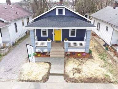 Main picture of 1627 E Indiana St