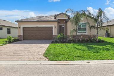 Main picture of 14882 Portico Blvd