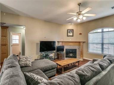 Main picture of 8000 Woodhue Dr