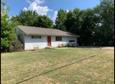 Main picture of 426 N River Rd