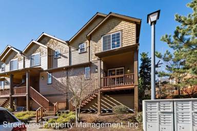 Main picture of 1071 SW 162nd Ave