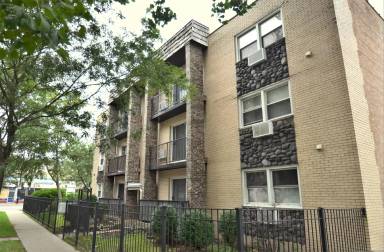 Main picture of 1563 W Pratt Blvd