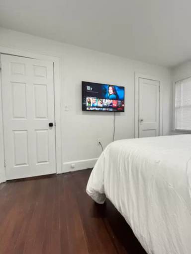 Main picture of 1046 Lorraine Ave