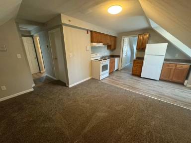 Main picture of 23 Blaine Ave