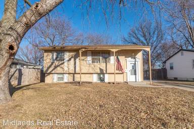 Main picture of 3611 S 128th Ave