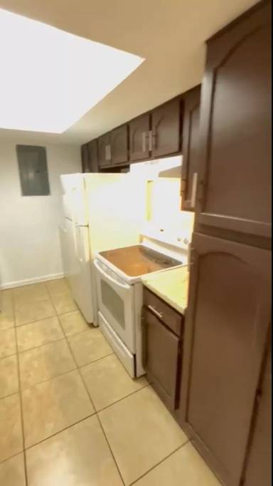 Main picture of 2546 Lemon Tree Ln