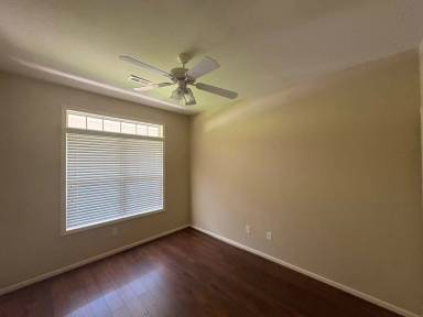 Main picture of 9147 Kettering Way