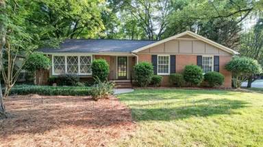Main picture of 6700 Castlegate Dr