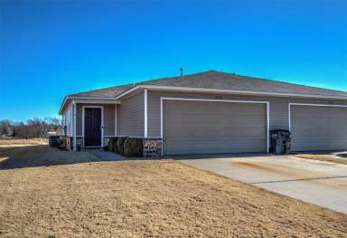 Main picture of 5717 N 34th St