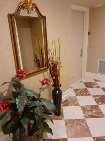 Main picture of Two Turnberry Place
