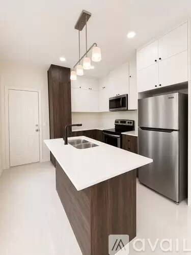 Main picture of 408 N Alexandrite Ave